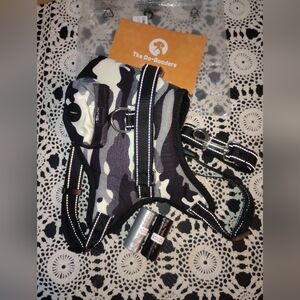 NWT The Do Gooders Dog vest harness leash set with poop bag pocket Size …